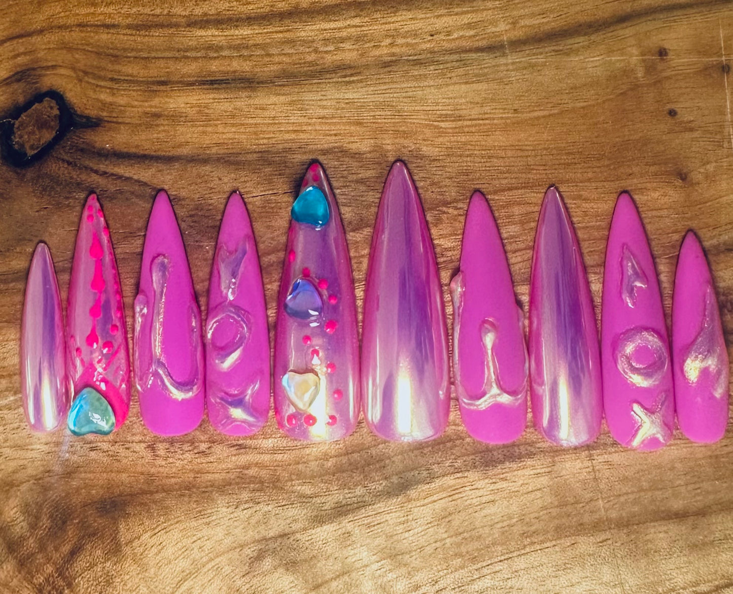 Kiss and Cuddles womens Press on nails